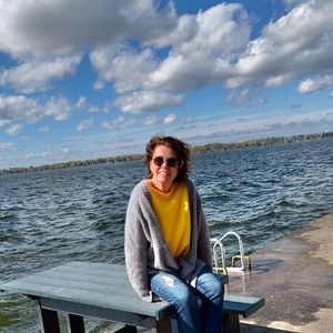 Meet your Posher, Lauie